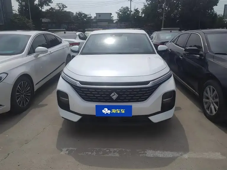 Baojun RC-5 RC-5 W 1.5 T CVT Smart Shine Luxury