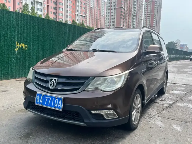 Baojun 730 1.5 L Manual Luxury 7-seat