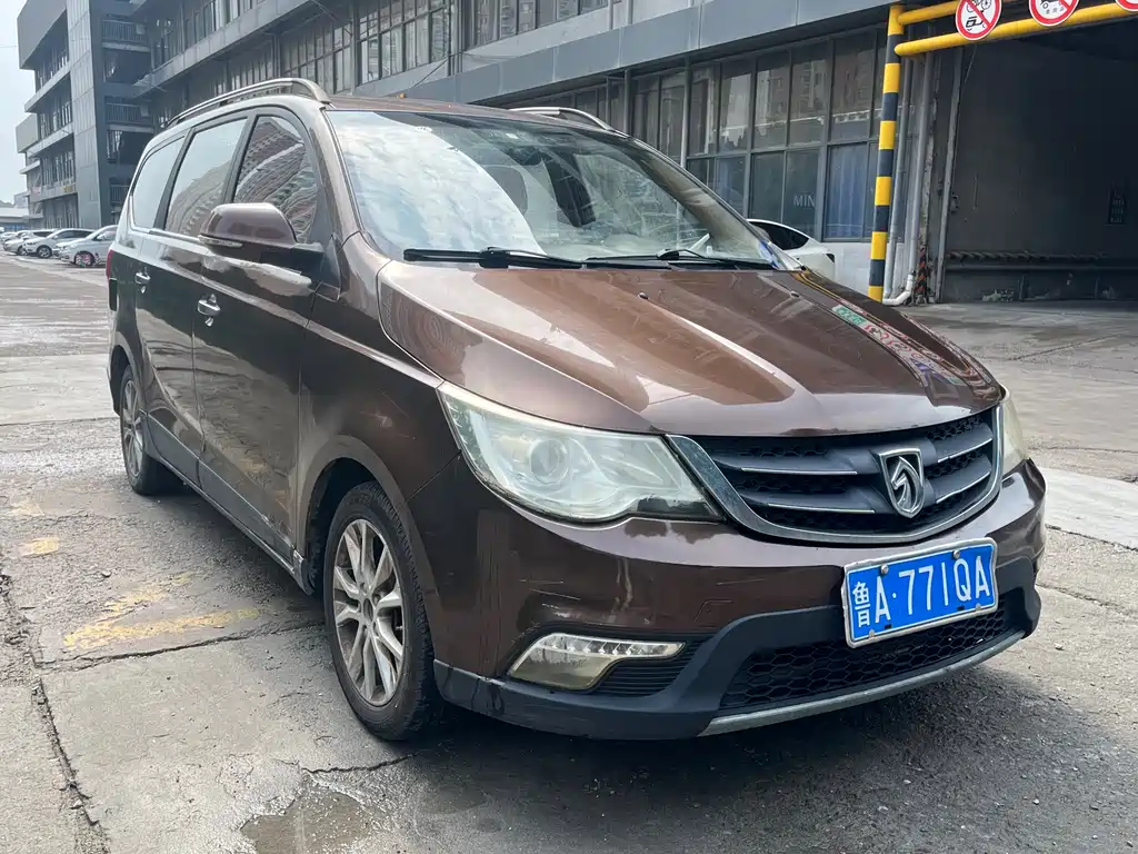 Baojun 730 1.5 L Manual Luxury 7-seat