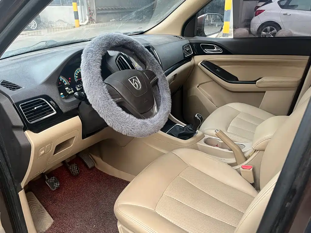 Baojun 730 1.5 L Manual Luxury 7-seat