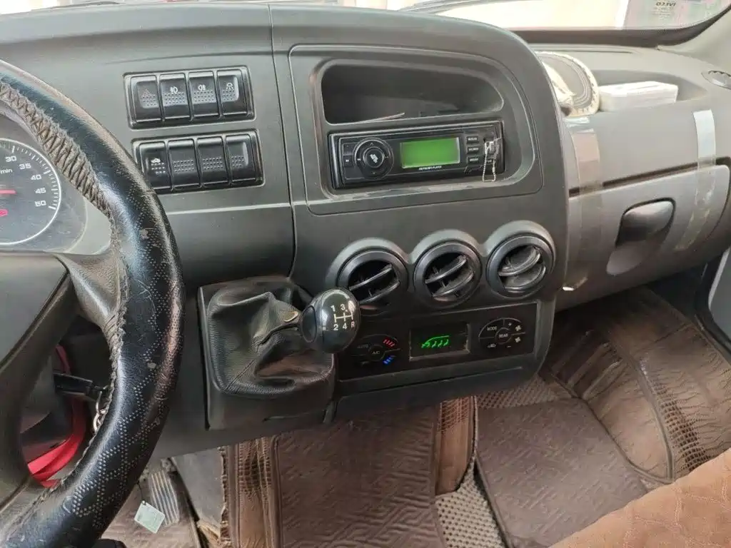 Iveco Baodi 2.5 T Classic A32 Bus Mid Roof 6-7-seat47 Z5