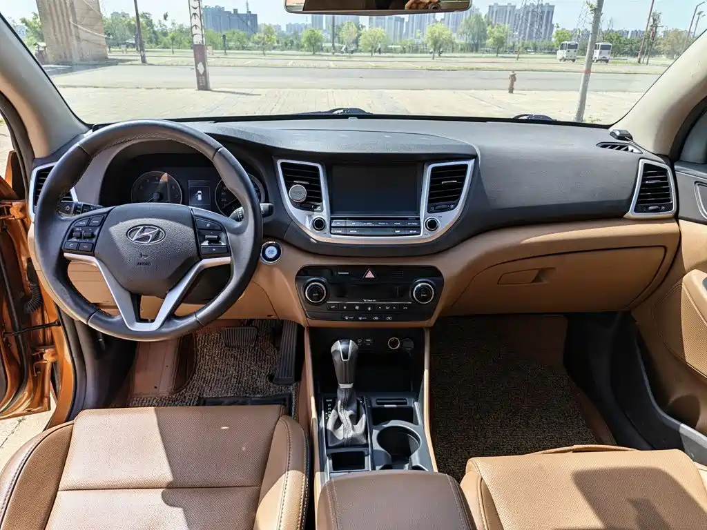 Tucson 1.6 T DCT 2 WD Intelligent