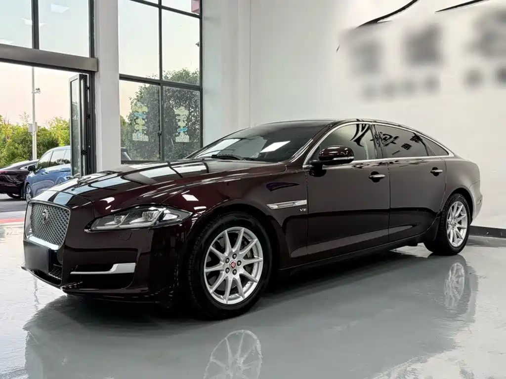 Jaguar XJ XJL 3.0 SC 2 WD Graceful Business