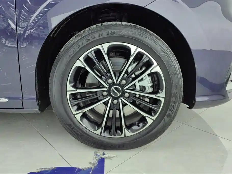 Roewe iMAX8 400 TGI Flagship