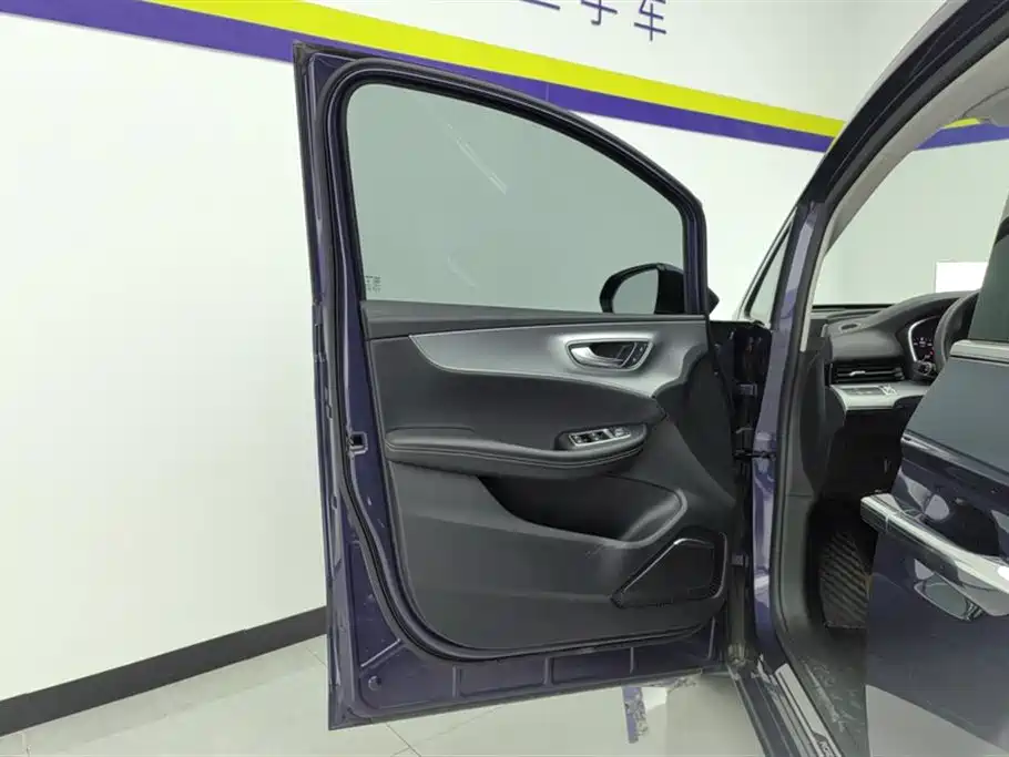Roewe iMAX8 400 TGI Flagship