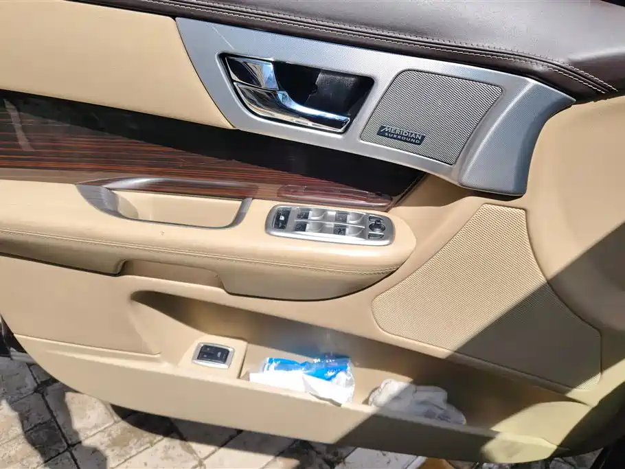 Jaguar XF XF 2.0 T Luxury