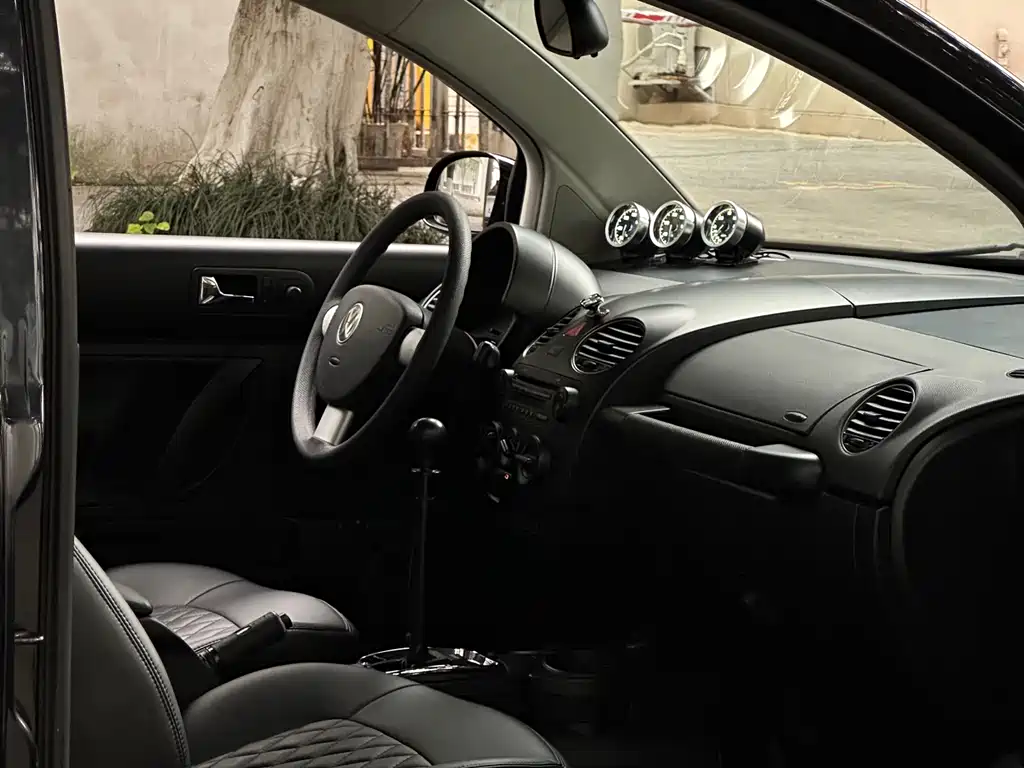 Beetle 2.0 BlackOrange Luxury