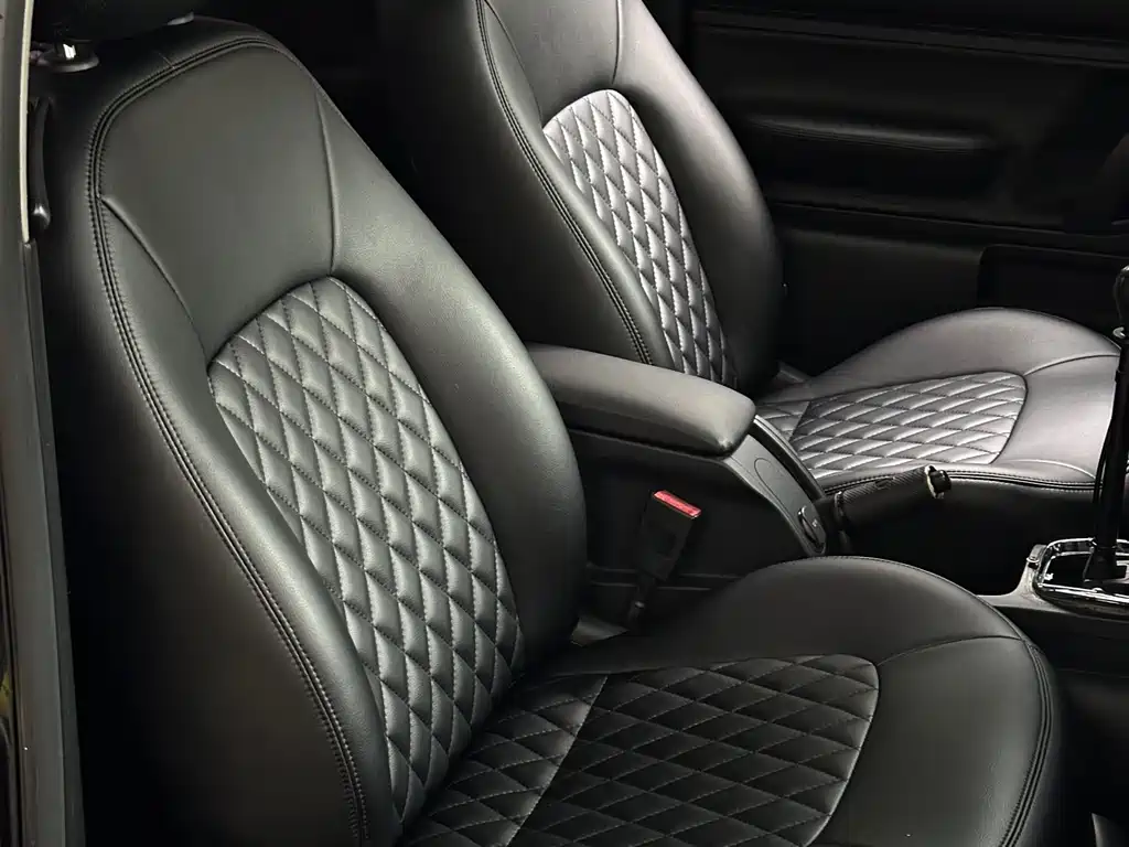 Beetle 2.0 BlackOrange Luxury