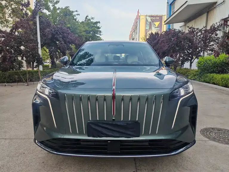 Hongqi HS6 PHEV 240 Smart Hybrid