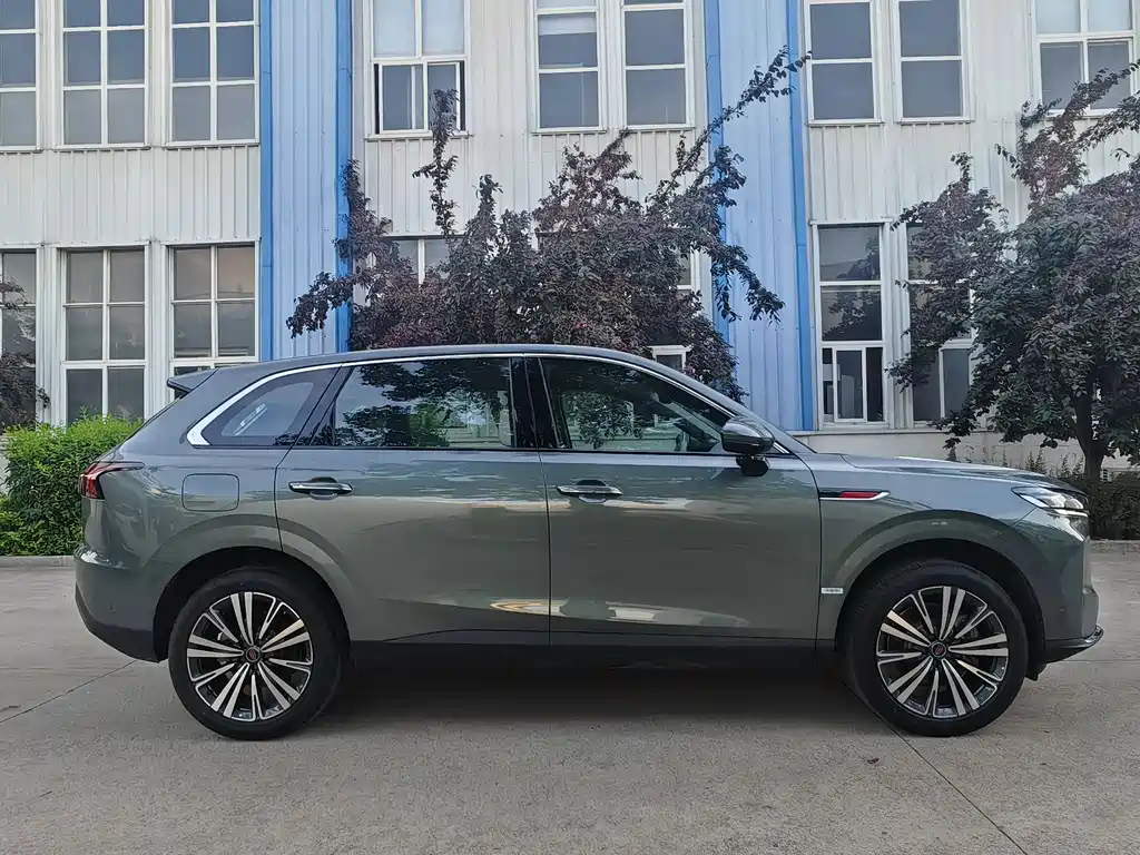 Hongqi HS6 PHEV 240 Smart Hybrid