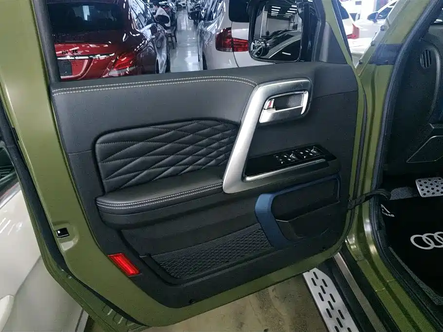 BAIC BJ40 2.0 D Auto 4 WD Blade Hero Swordsman (Front/Rear E-Lock)