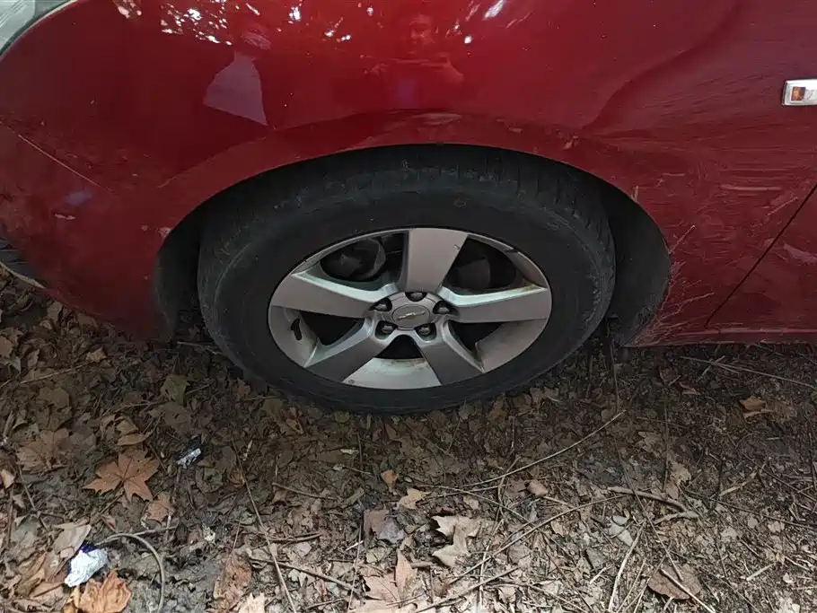 Cruze 1.8 L SX AT