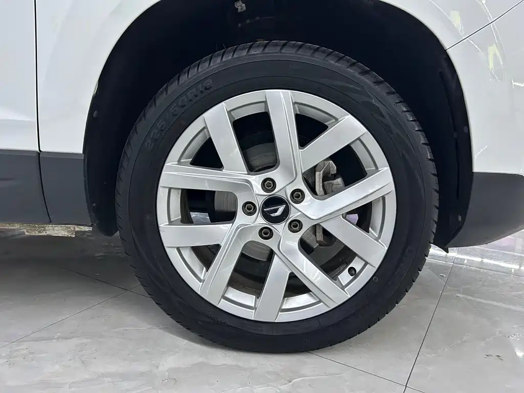 Jetta VS5 280 TSI Auto Progressive
