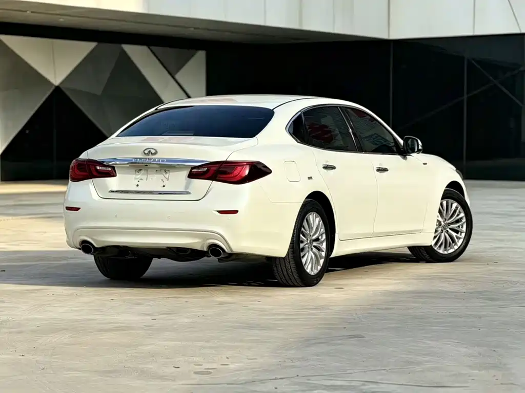 Infiniti Q70 Q70 L 2.5 L Joy