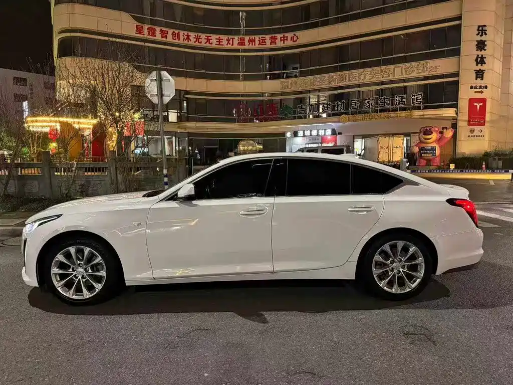 Cadillac CT5 28 T Luxury