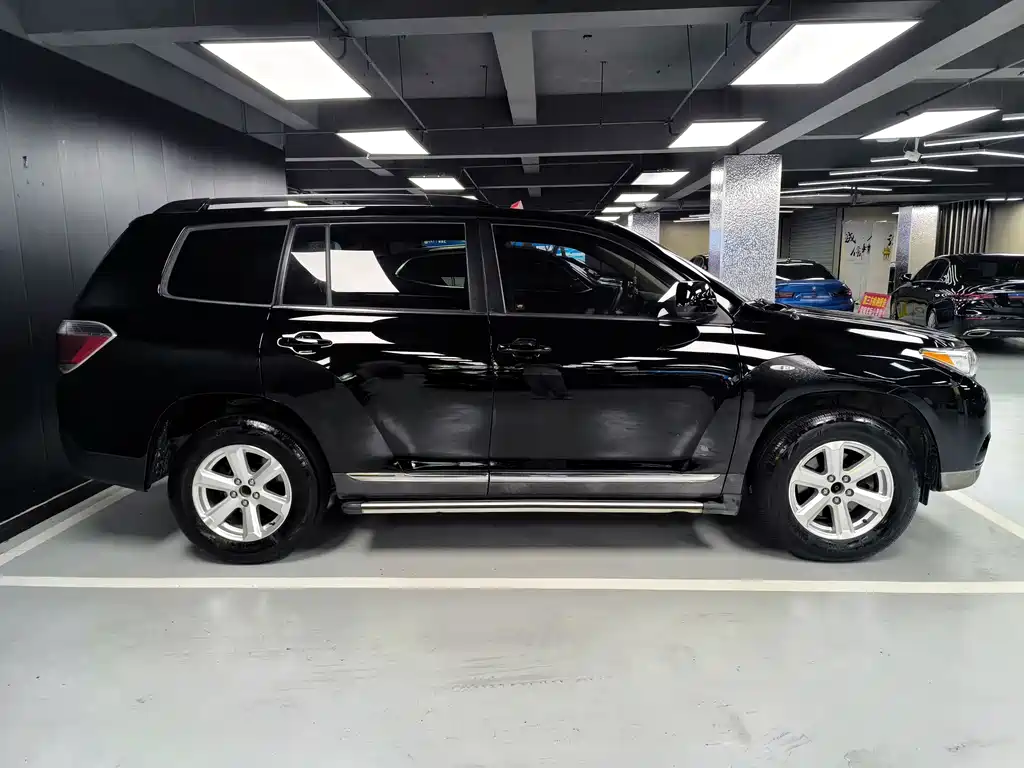 Highlander 2.7 L 2 WD 5-seat Elite