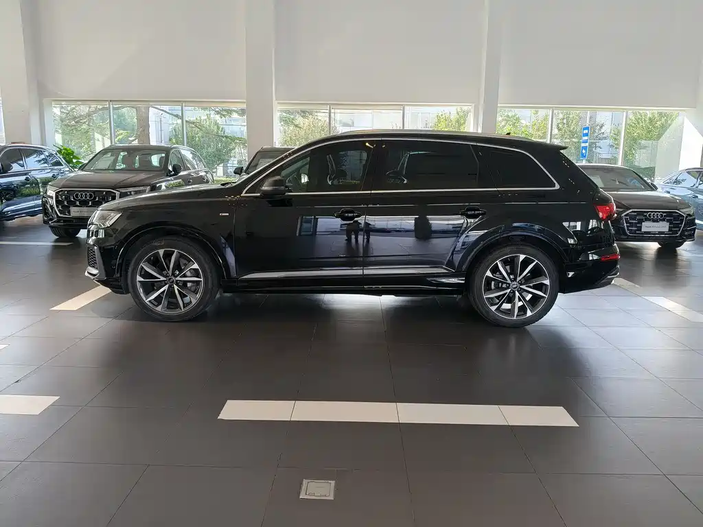 Audi Q7 55 TFSI quattro S line Sport