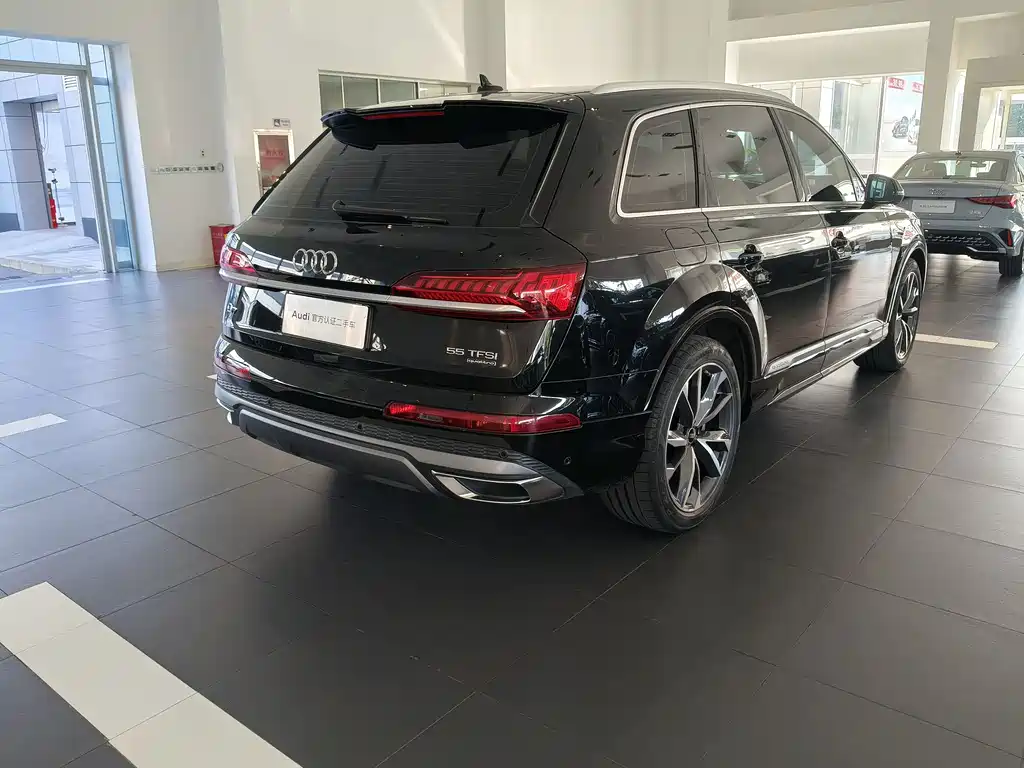 Audi Q7 55 TFSI quattro S line Sport