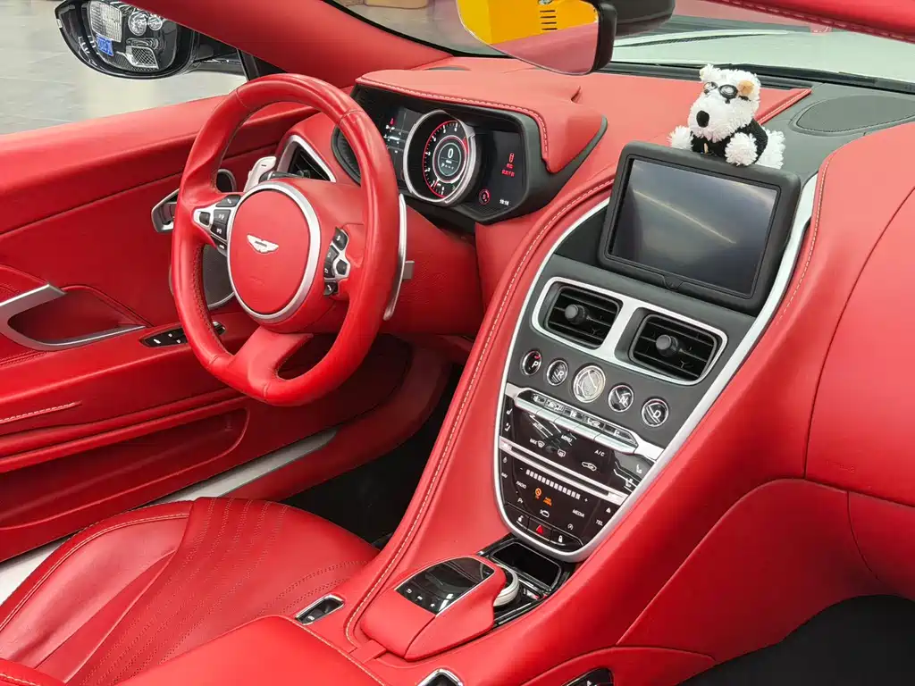 Aston Martin DB11 4.0 T V8 Volante