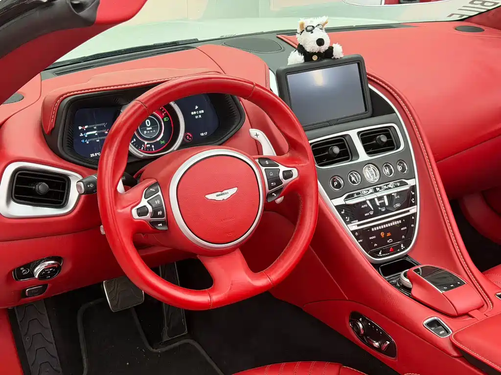 Aston Martin DB11 4.0 T V8 Volante