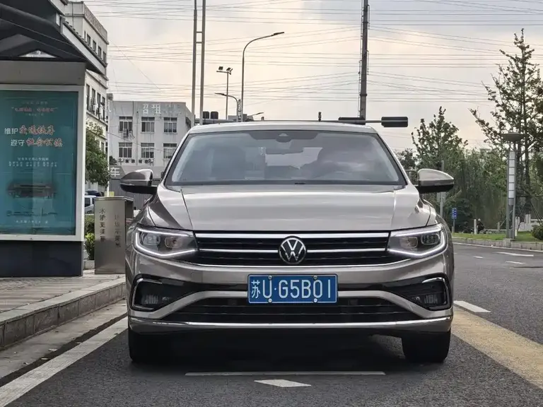 Volkswagen Bora 280 TSI DSG Supreme Travel