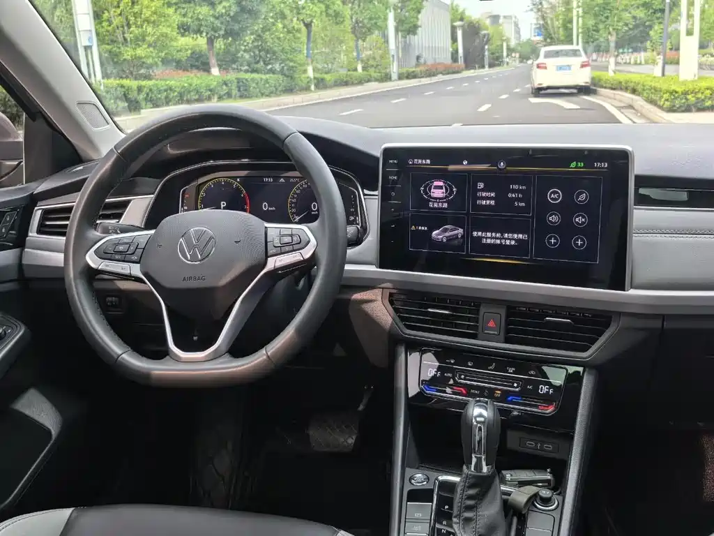 Bora 280 TSI DSG Supreme Travel