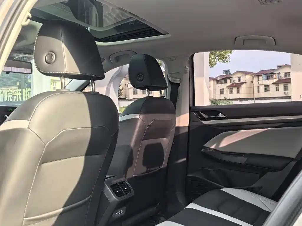 Bora 280 TSI DSG Supreme Travel