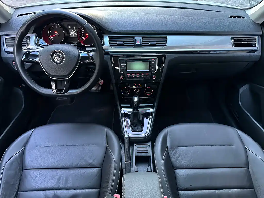 Bora 1.6 L Auto Comfort
