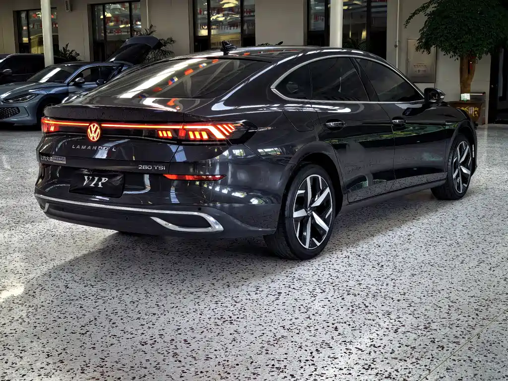 Lamando Lamando L 280 TSI DSG Spicy Cool