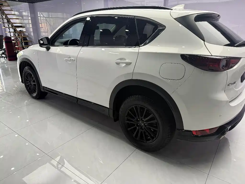 Mazda CX-5 2.0 L Auto 2 WD Black Knight