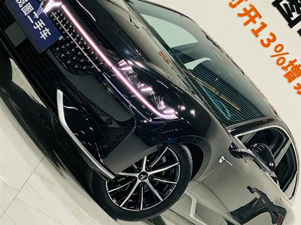 Voyah Zhuiguang PHEV 4 WD Ultra Long Range Executive
