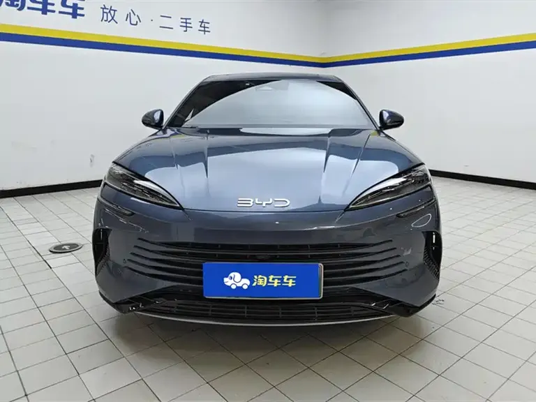 BYD Seal DM-i 1.5 T 121 km Honored