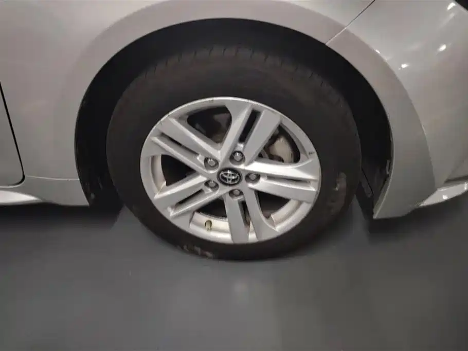 Levin Dual Engine 1.8 H E-CVT Leading