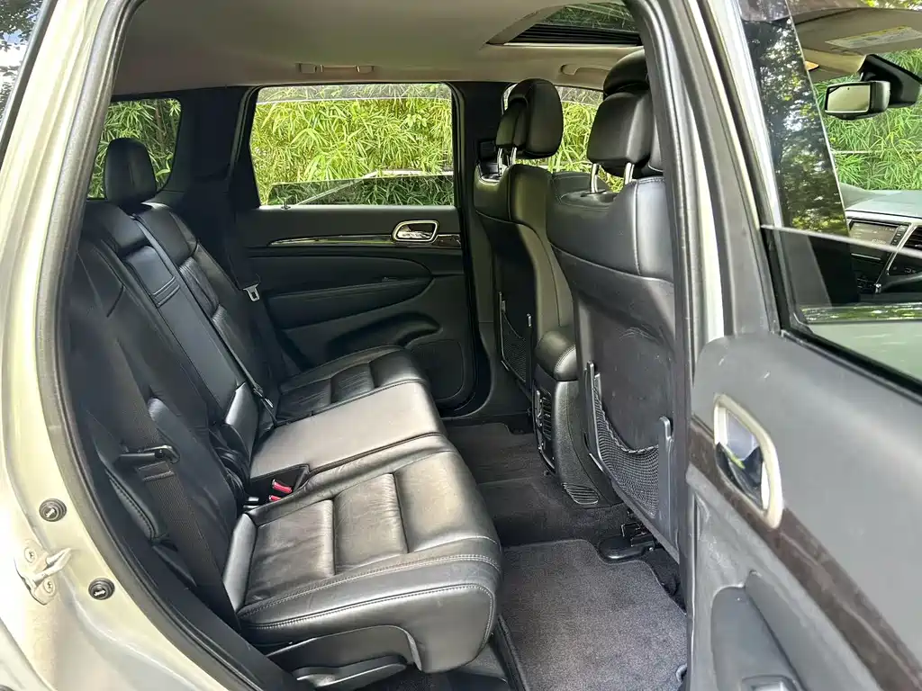 Grand Cherokee (Import) 大切诺基进口 2011款 3.6 L 经典版
