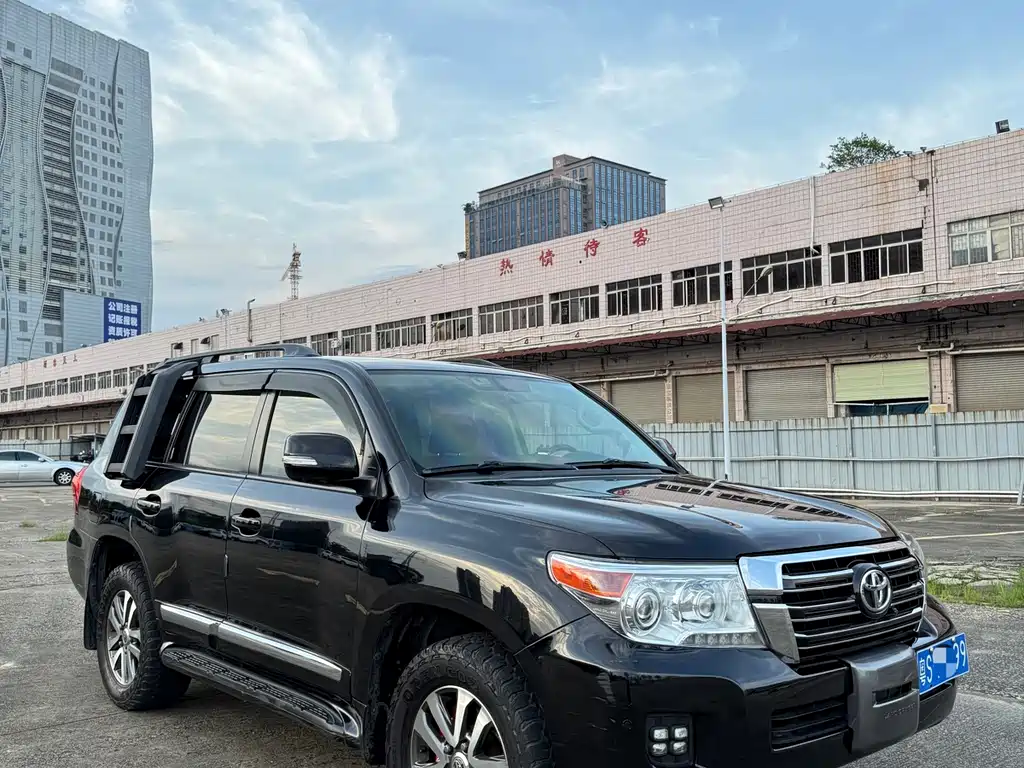 Land Cruiser (Import) 4.0 L V6 Middle East Limited
