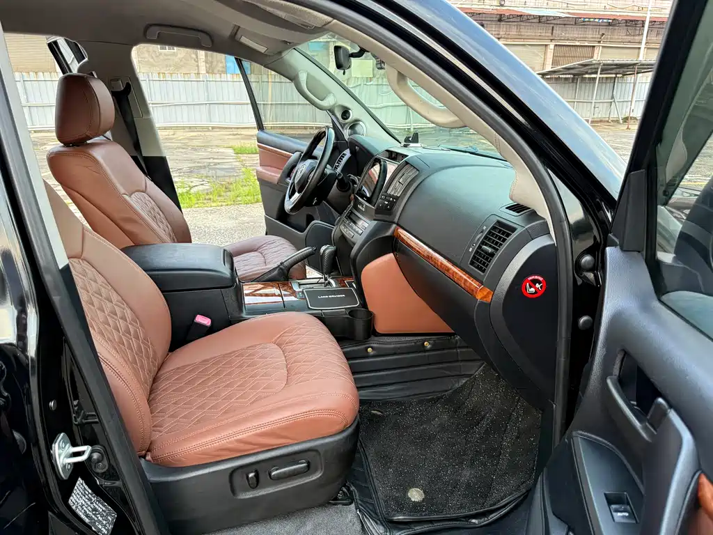Land Cruiser (Import) 4.0 L V6 Middle East Limited
