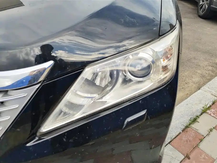 Camry 2.5 G Luxury Navigation