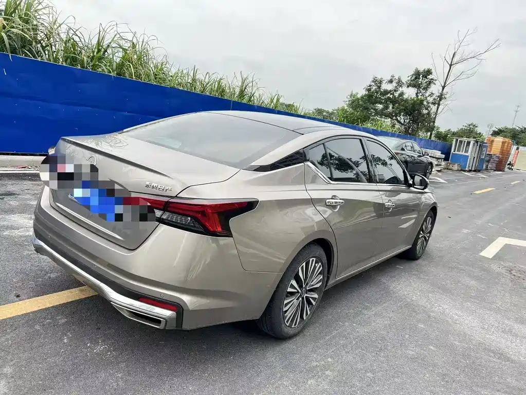 Teana 2.0 L XL-Upr Enjoyment