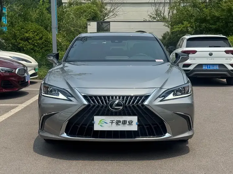 Lexus ES 260 Outstanding