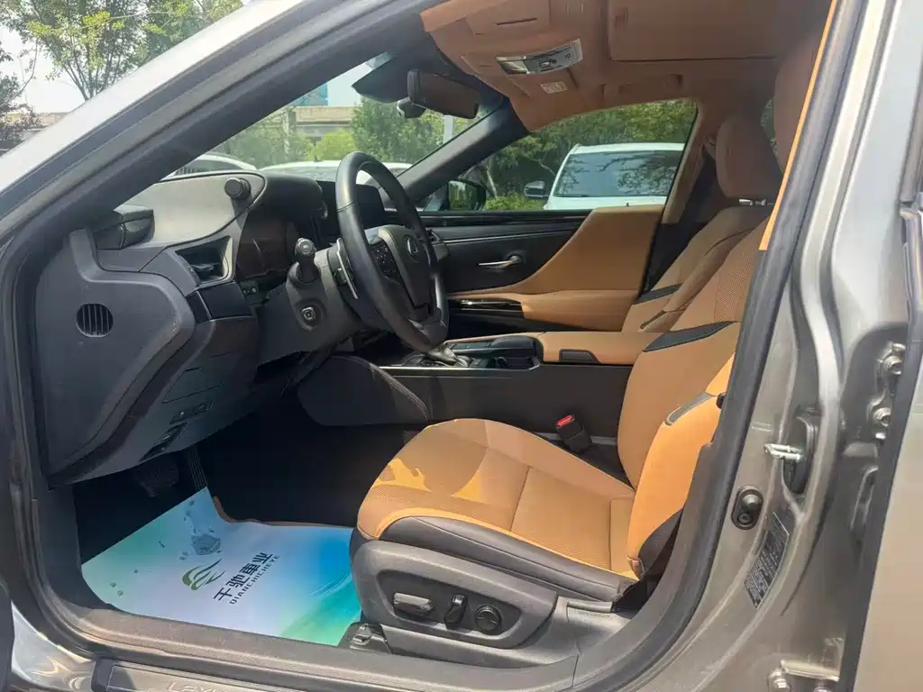 Lexus ES 260 Outstanding