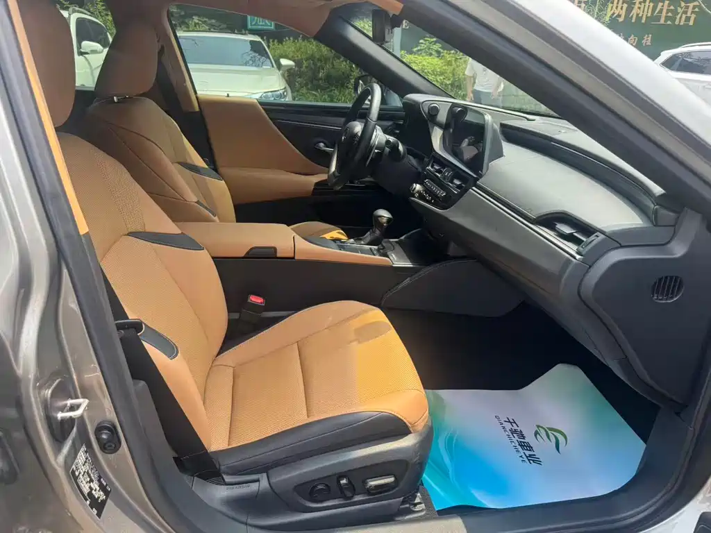 Lexus ES 260 Outstanding