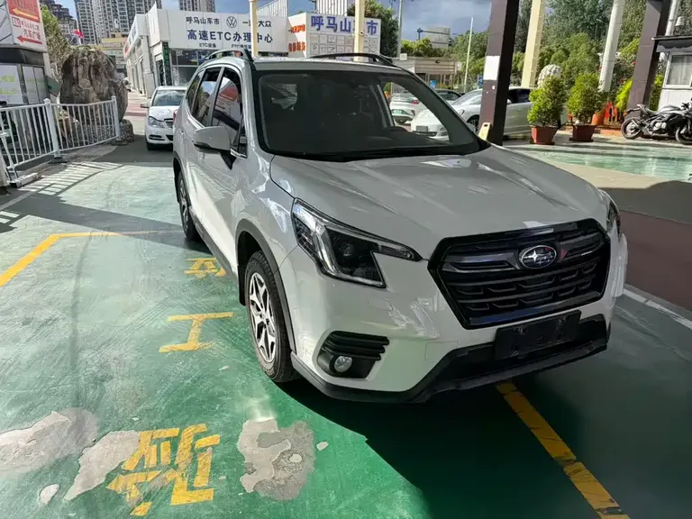 Subaru Forester 2.0 i AWD Luxury EyeSight