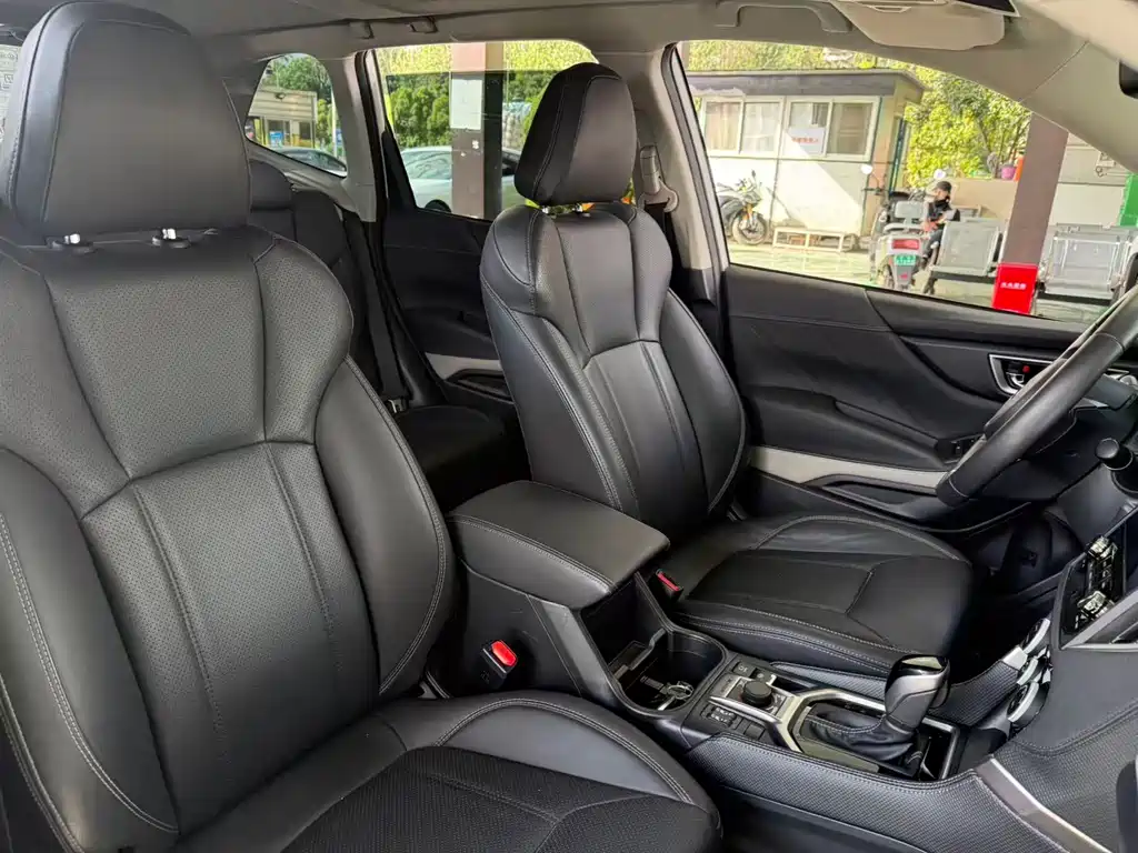 Forester 2.0 i AWD Luxury EyeSight