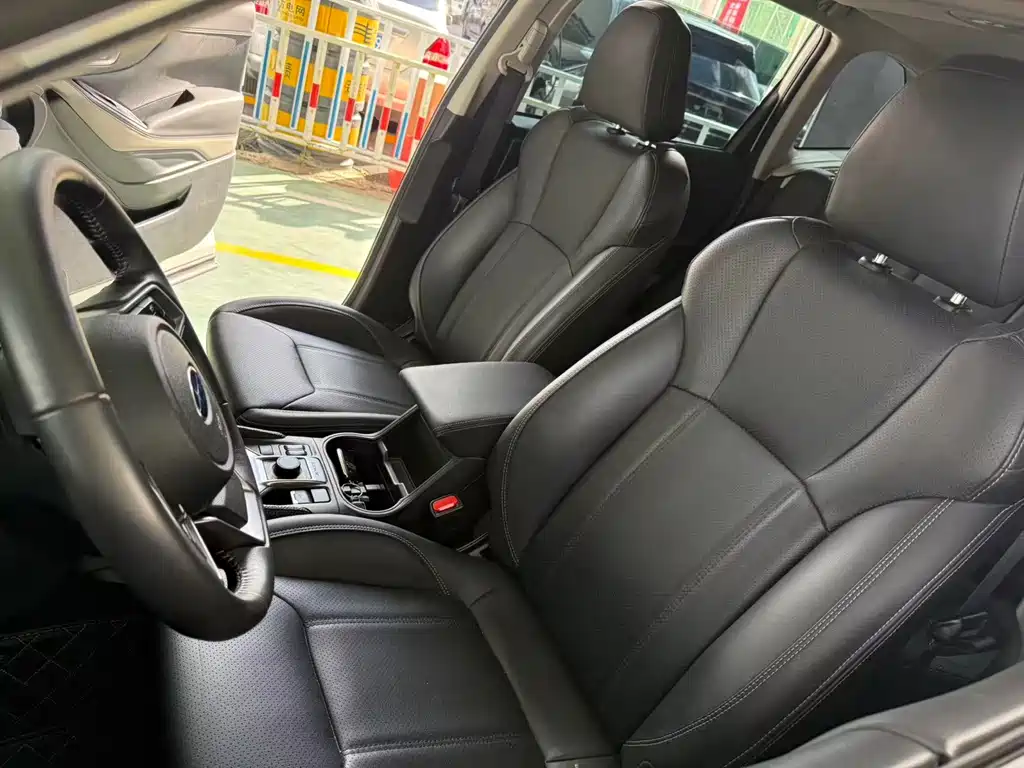 Forester 2.0 i AWD Luxury EyeSight