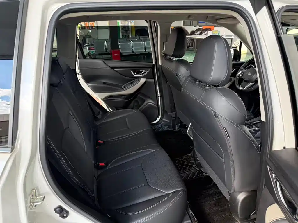 Forester 2.0 i AWD Luxury EyeSight