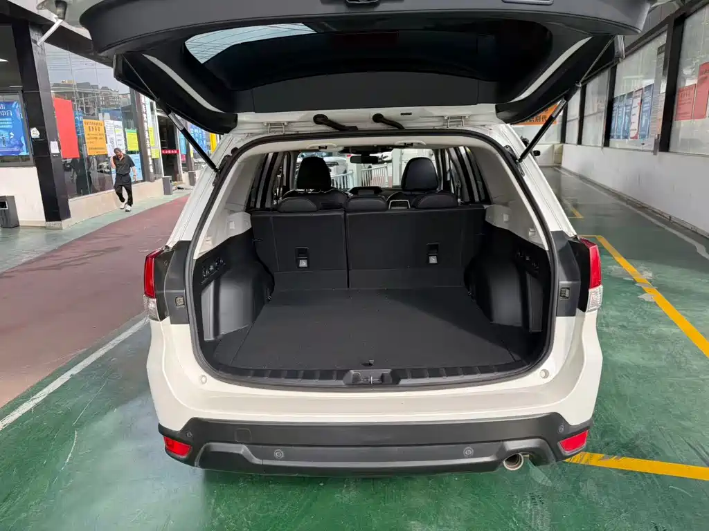 Forester 2.0 i AWD Luxury EyeSight