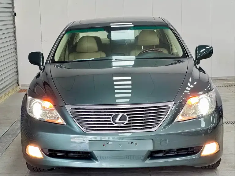 Lexus LS 460 L