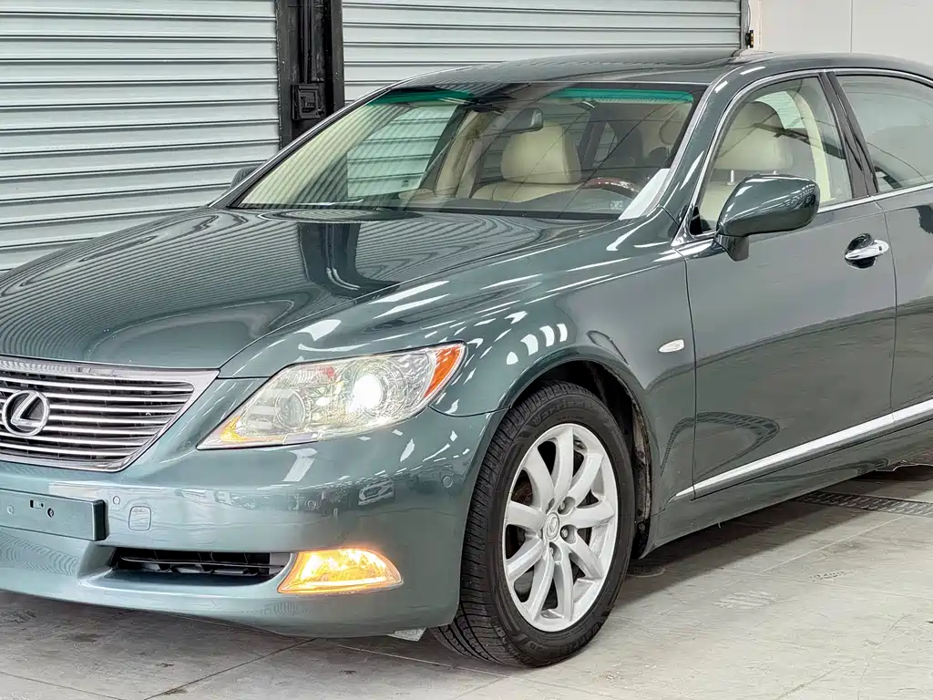 Lexus LS 460 L