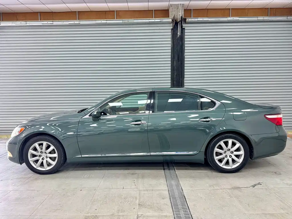 Lexus LS 460 L