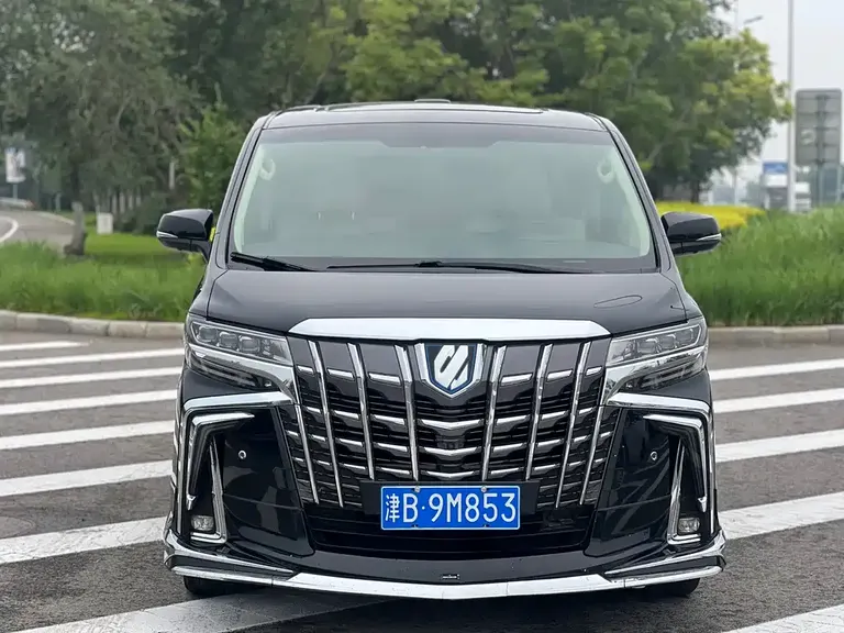 Toyota Alphard 3.5 L Distinguished
